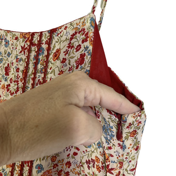 NOTICE Beige Ditsy Floral Sleeveless Midi‎ Dress - Picture 5 of 10